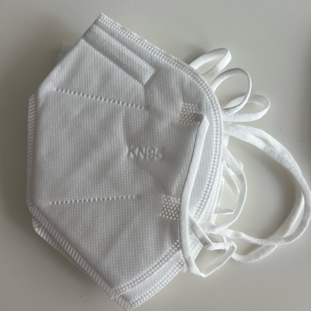 NEW KN95 FACE MASKS - 4 PACK